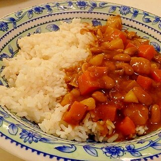 お肉の代わりに大豆のカレー